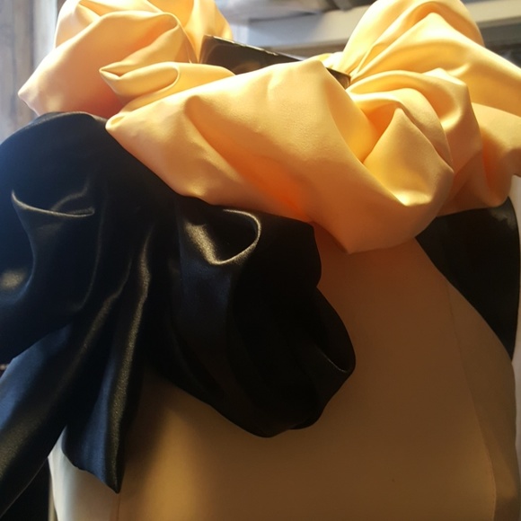 Victorian inspired yel/ blk satin  couture gown - Picture 5 of 8